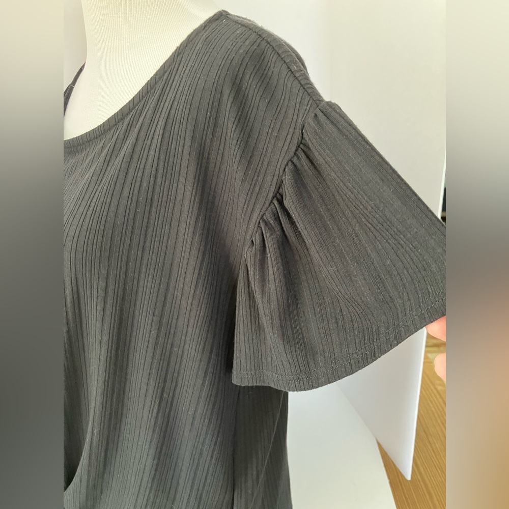 🦋 W5 Women’s Pullover Blouse, Size M, Front Tie Closure, Black, NWT - Picture 3 of 4